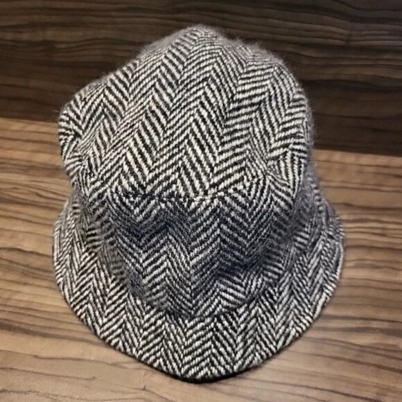 Burberry Woman Wool London Bucket Hat Medium Chevoren Tweed Herringbone - Picture 1 of 10